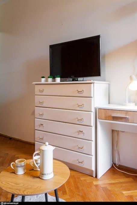 Spacious Retro Flat Close To National Stadium * Warszawa